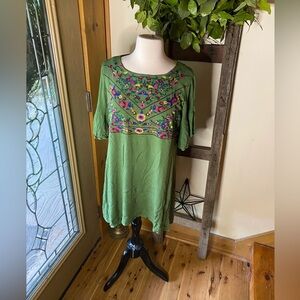 💥Beautiful Embroidered Top💥